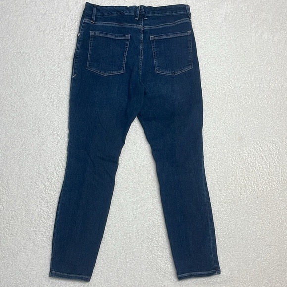 Good American Women’s Good Legs Crop Dark Wash Skinny Sculpting Jeans Sz 30/M - Picture 4 of 11